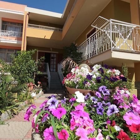 Affittacamere Sofy Villasimius Exterior foto