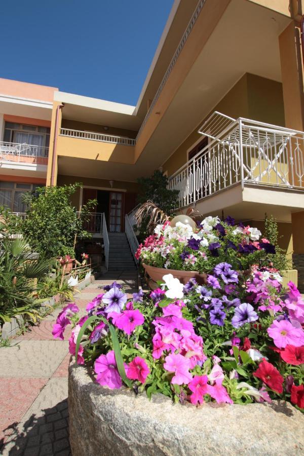 Affittacamere Sofy Villasimius Exterior foto